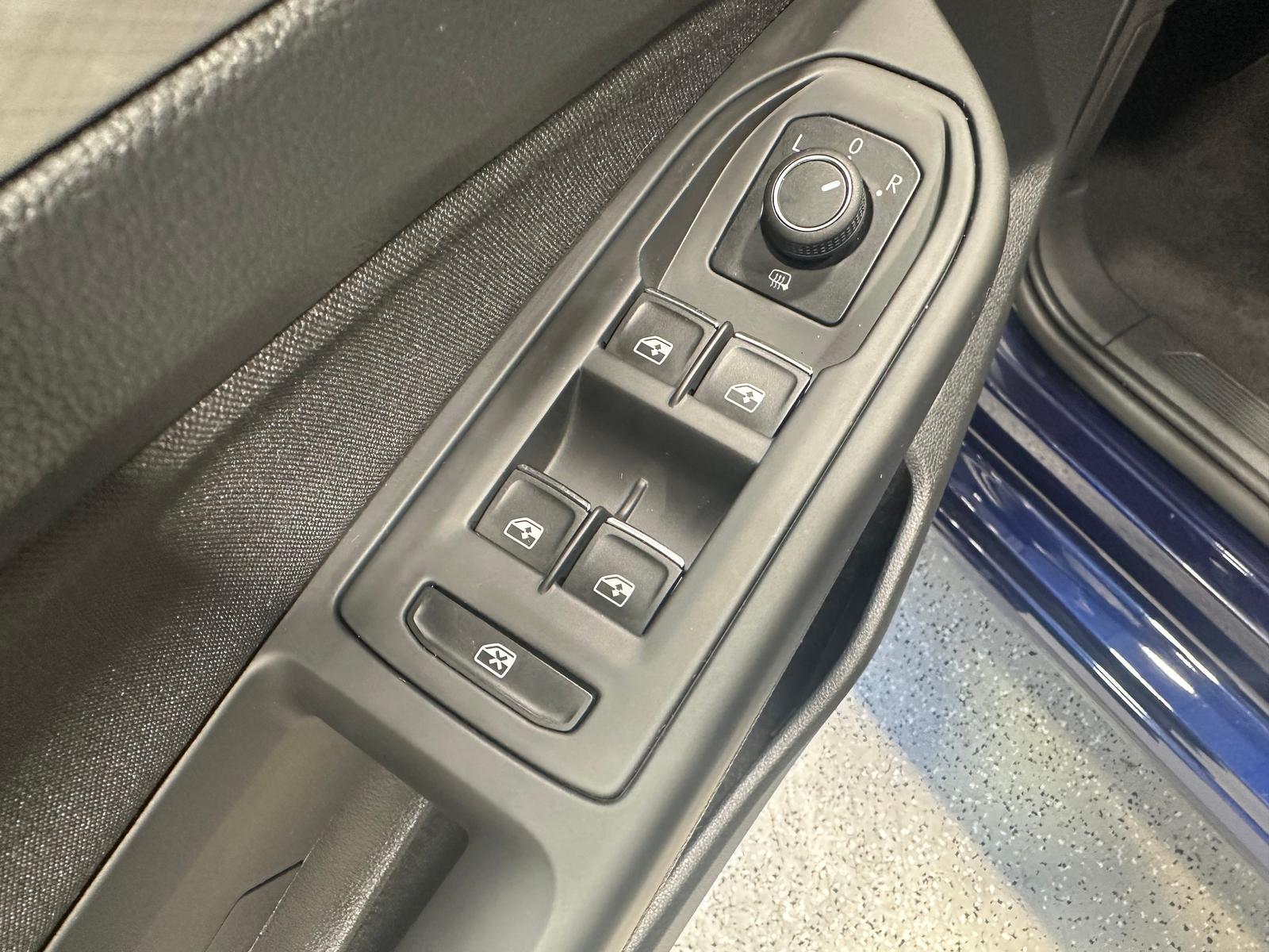 Volkswagen Golf 2.0 TDI Life Navi H&K ALU17Z ACC SHZ, миниатюра 11