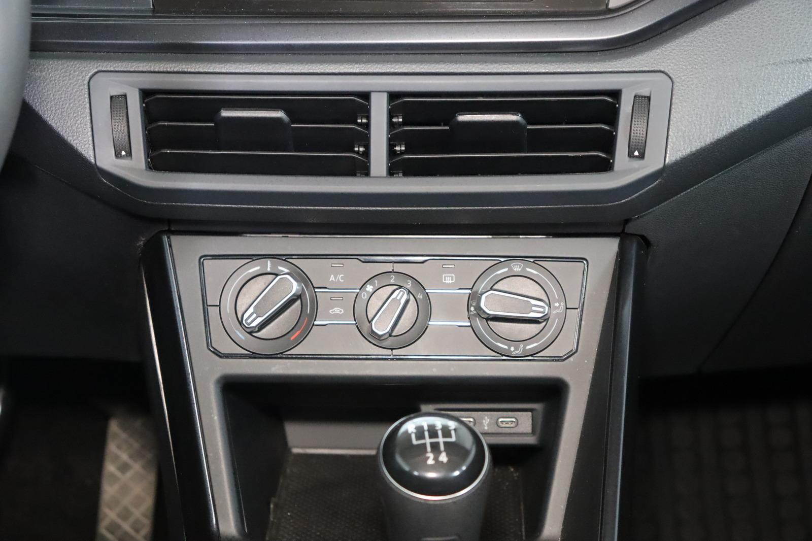 Volkswagen Polo VI 1.0 Trendline * Klima * PDC *, миниатюра 17