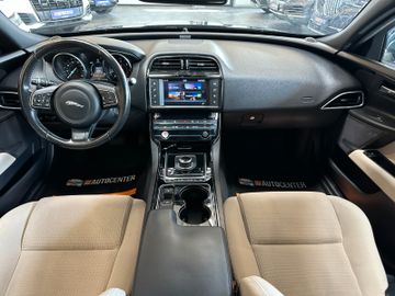 MYAUTOCENTER – Gebraucht- und Jahreswagen mit Werkstattservice in Pfaffenhofen Jaguar XE Pure *LED*Keyless*2-Zonen*Tempo*Navi*