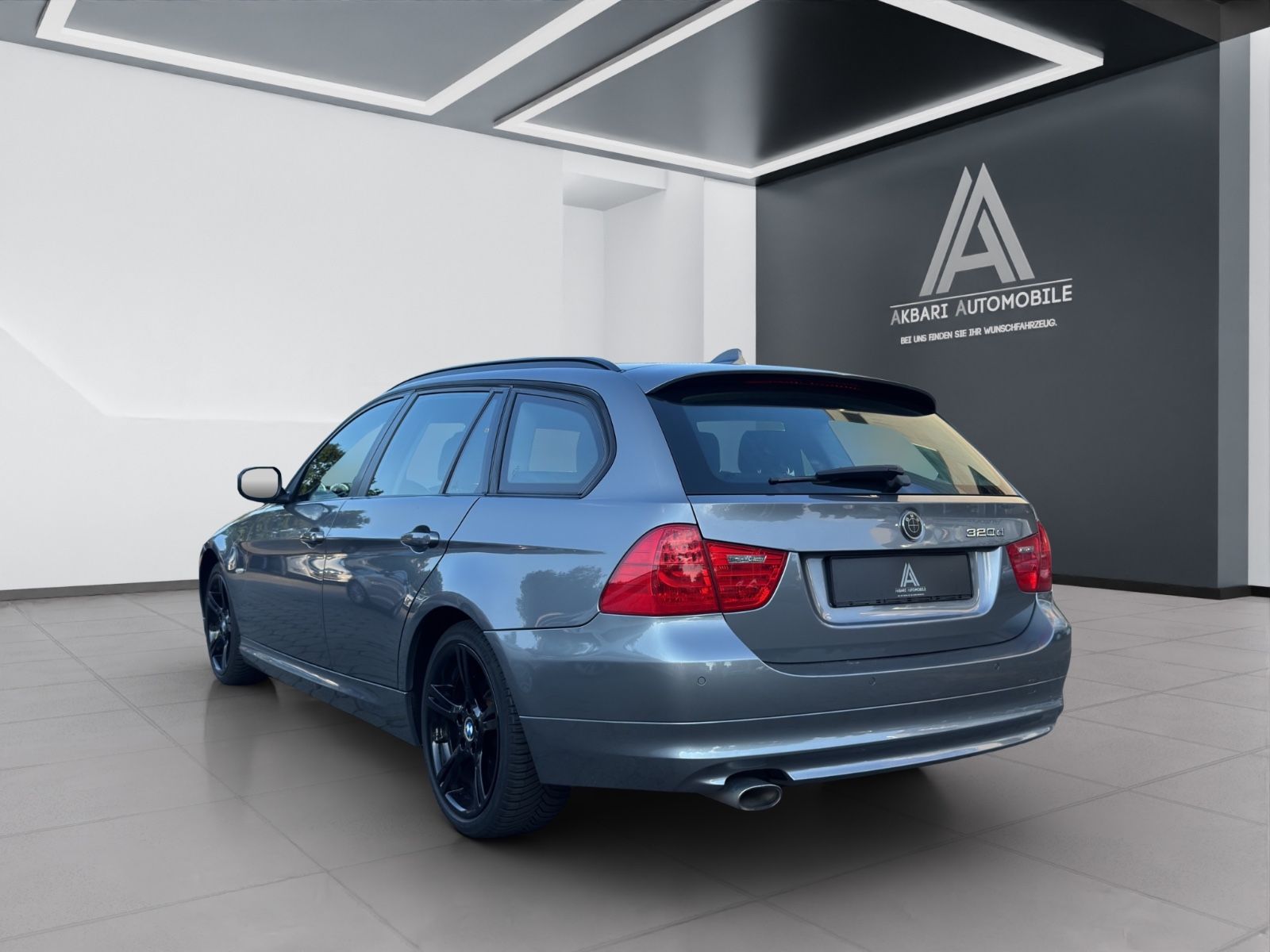 Fahrzeugabbildung BMW 320 3 Touring 320 d