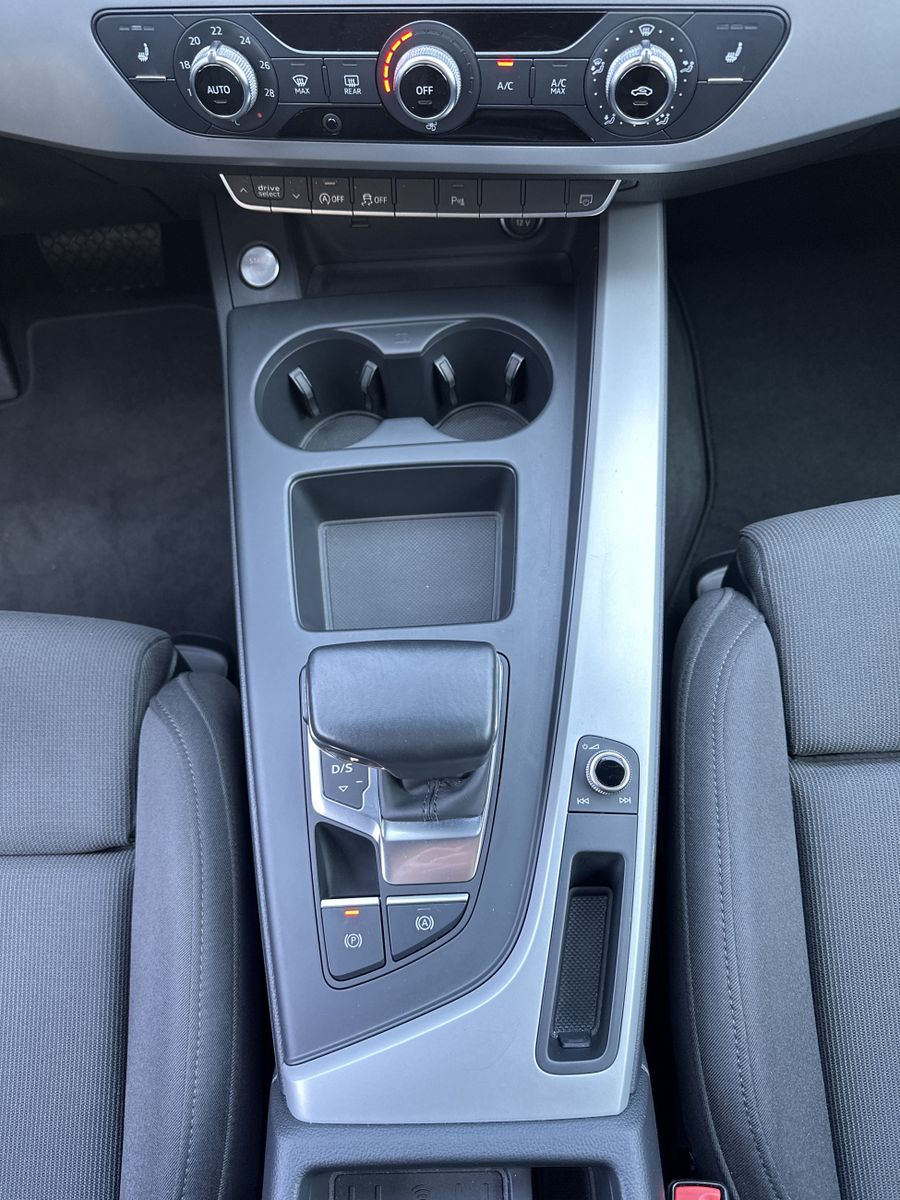 Fahrzeugabbildung Audi A4 Avant 40 TDI S-Line NAV+LED+CARPLAY+PP+18ZOLL