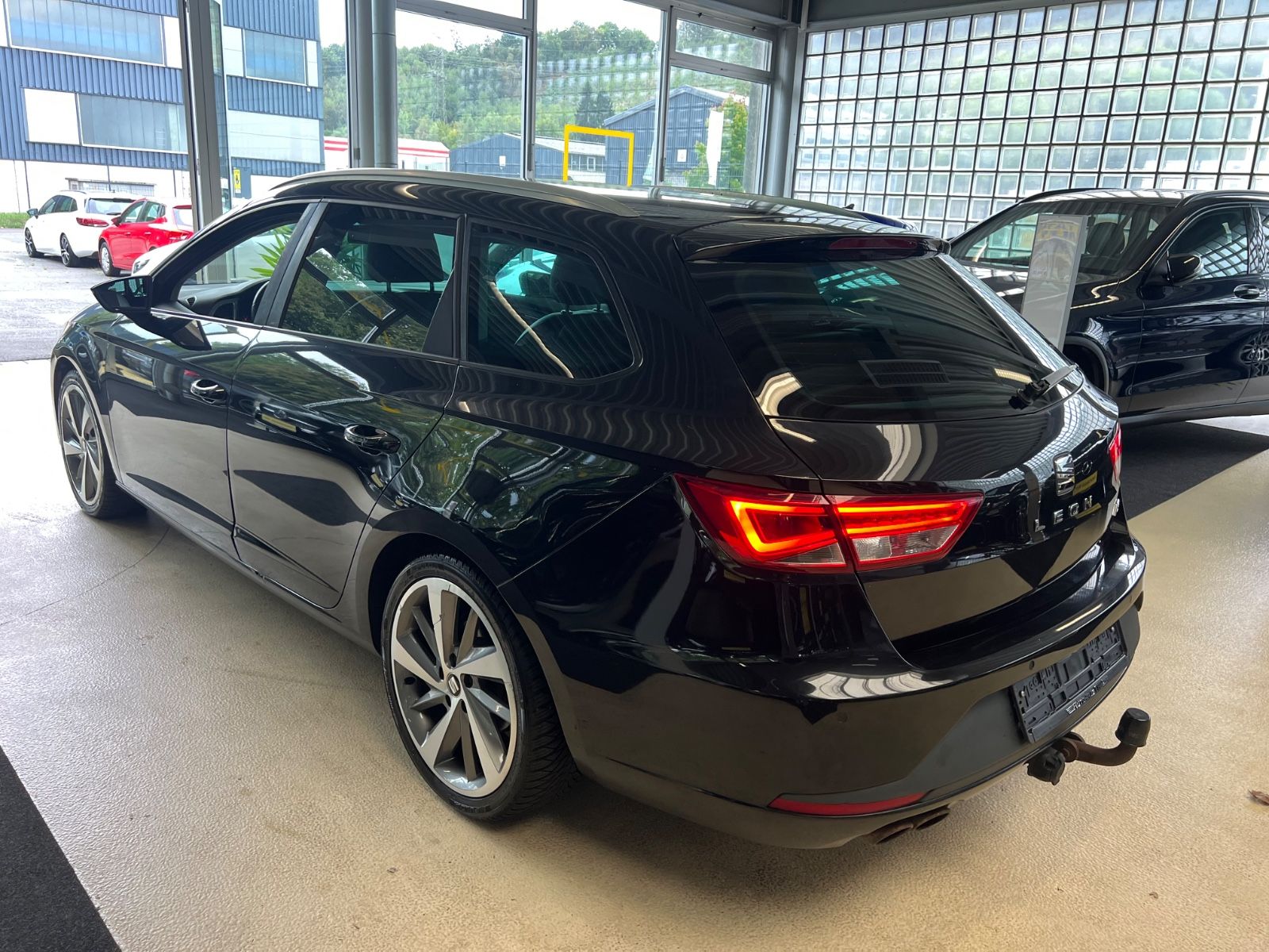 Fahrzeugabbildung SEAT Leon ST FR 2.0 TDI DSG AUTOMATIK *LED*1.HAND*