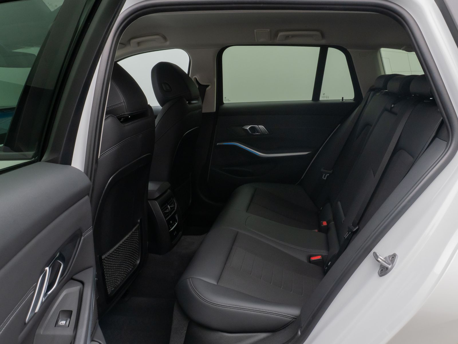 Fahrzeugabbildung BMW 320i DAB Leder MSport AHK Lenkradheizung Sport