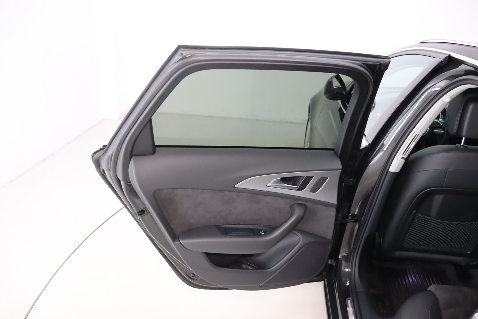 Fahrzeugabbildung Audi A6 Avant 3.0 TDI quattro Pano. * AHK * Service