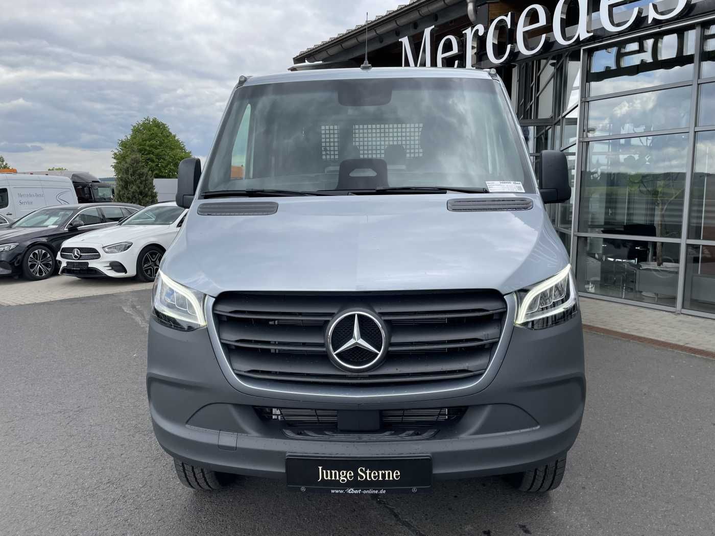 Fahrzeugabbildung Mercedes-Benz Sprinter 319 CDI 4x4 DoKa Klima Stdheiz AHK LED