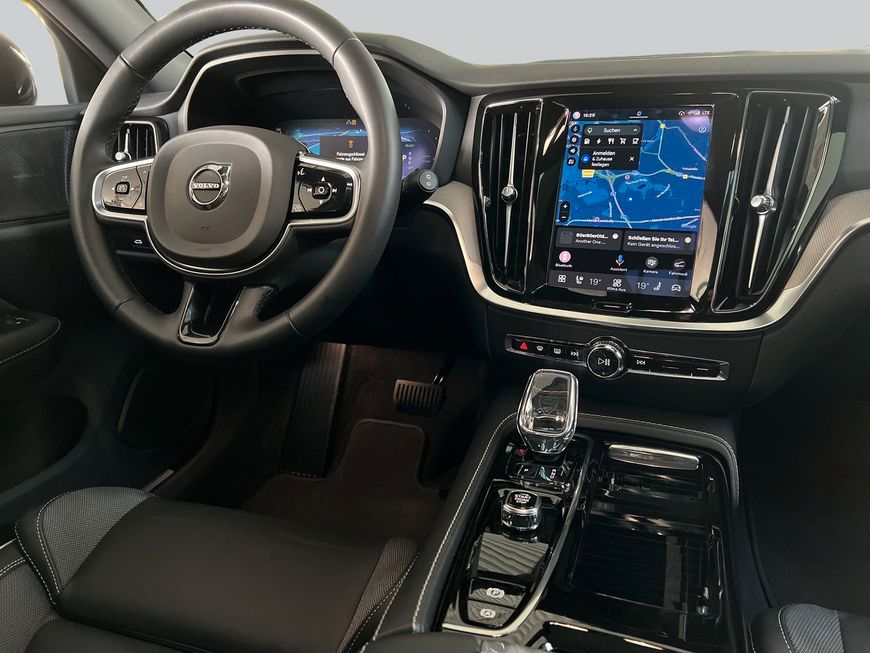 Volvo V60 T6 AWD Recharge Plus-Dark Glasd 360° Pilot B foto 14
