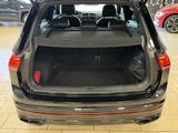 Volkswagen Tiguan R-Line 4Motion*AHK*R-Cam*LED*CarPlay*SHZ* - Volkswagen Tiguan: Schwarz