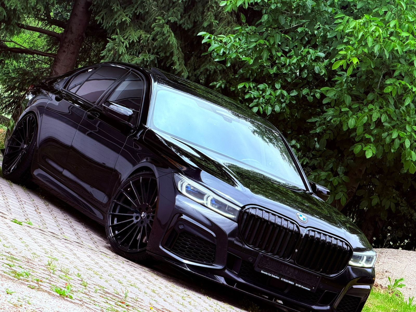 BMW 750d *EINZELSTÜCK* V12 OPTIK 22R ALU ( TIEFER )