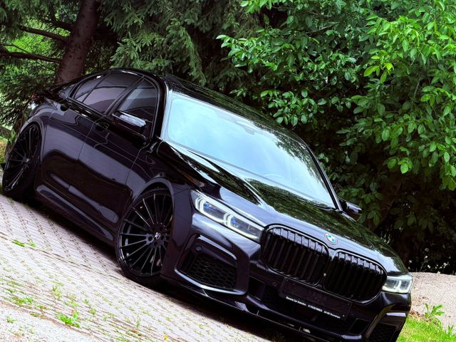 BMW 750d *EINZELSTÜCK* V12 OPTIK 22R ALU ( TIEFER )