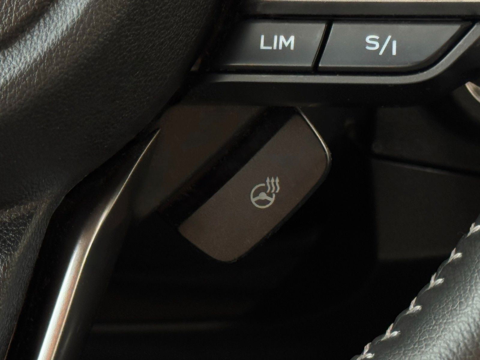 Fahrzeugabbildung Subaru Forester 2.0ie Platinum Standhzg. Pano Leder AHK