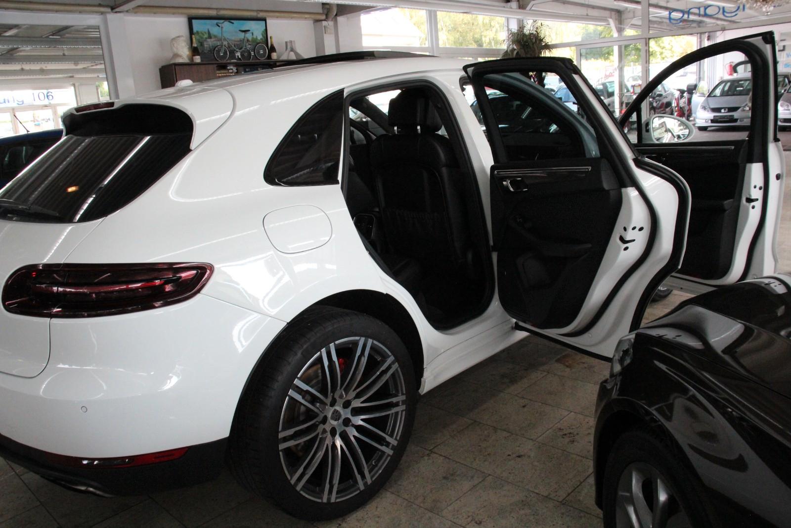 Porsche Macan Turbo *BOSE/Pano/Sitzbelüftung*
