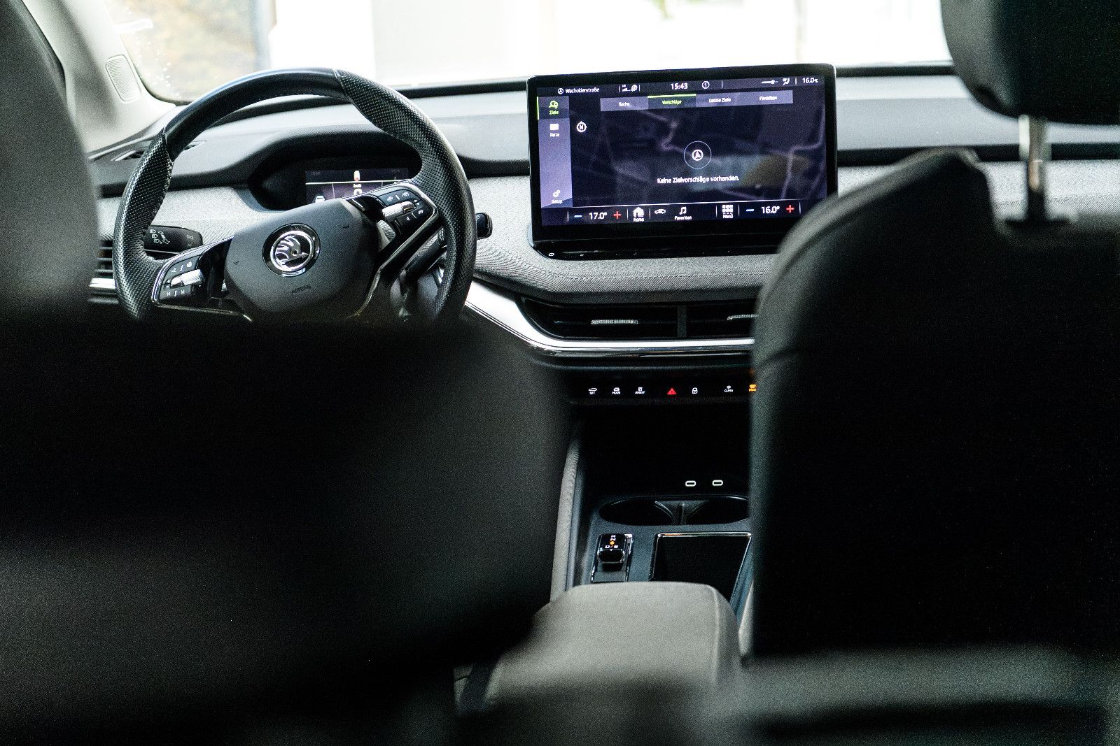 Fahrzeugabbildung SKODA Enyaq 80 +ACC +LED +CARPLAY