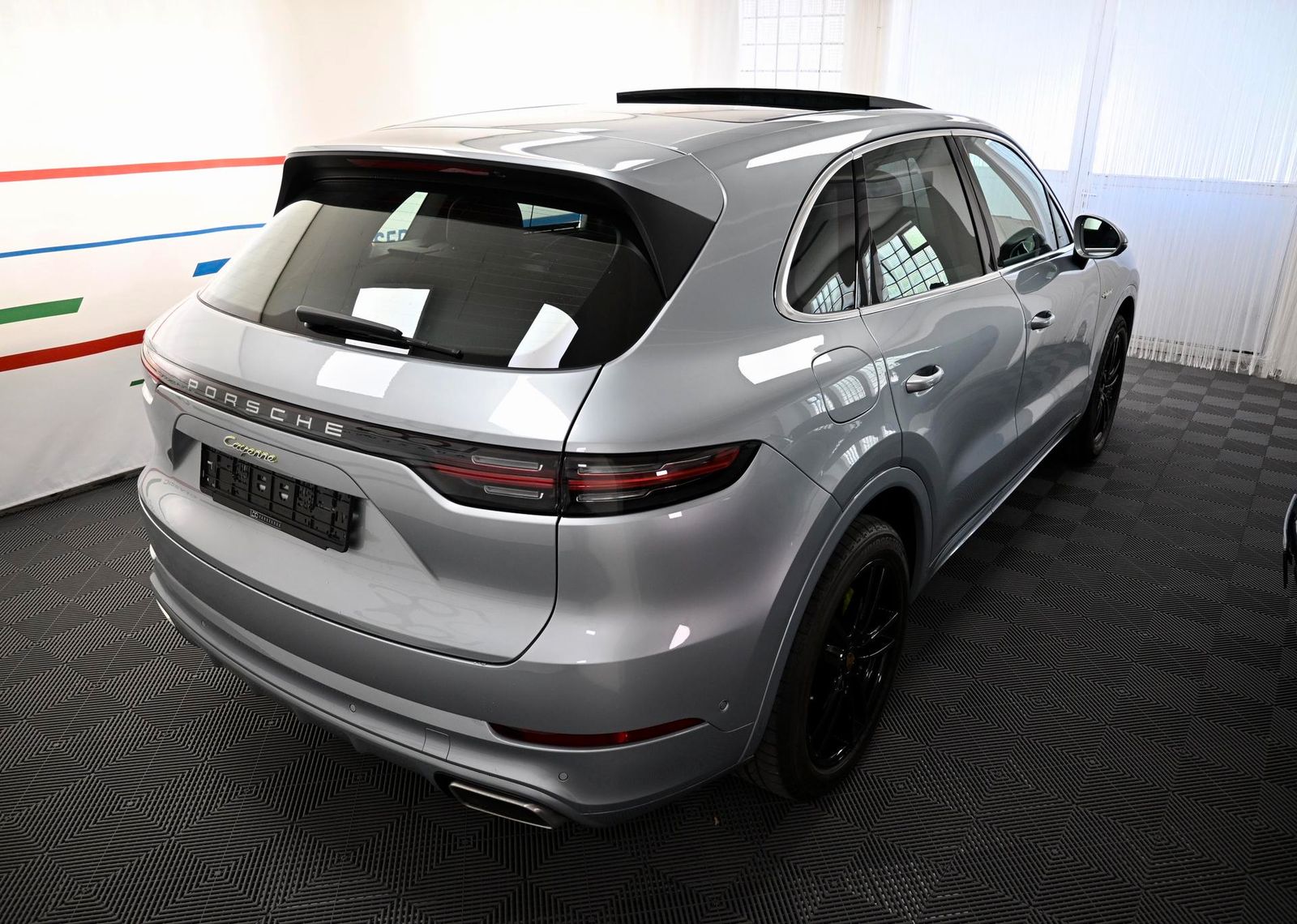 Porsche Cayenne E-Hybrid *Sport-Chrono-Paket* foto 3