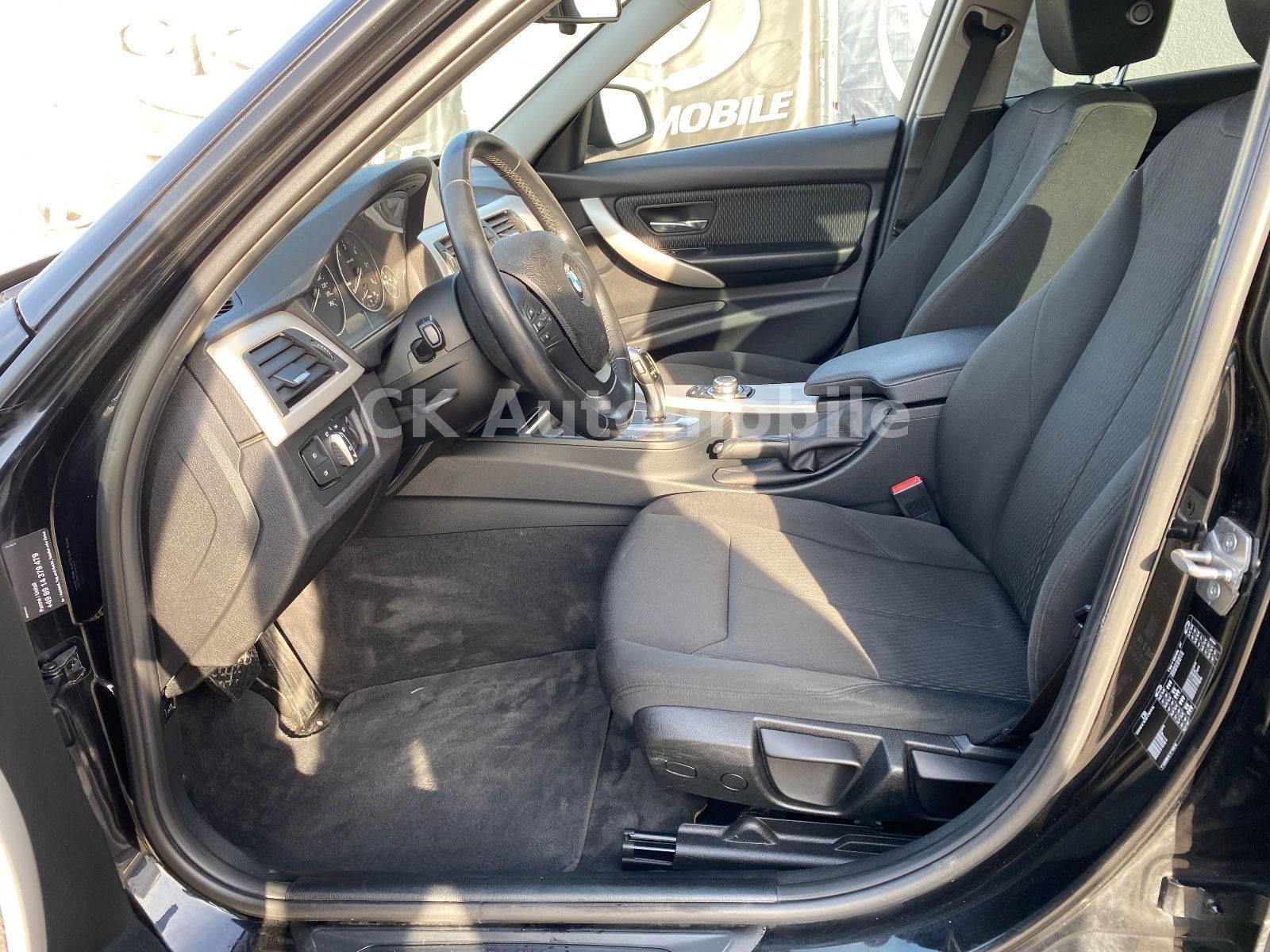 Fahrzeugabbildung BMW 320d Touring Automatik/Klima/Navi/Tempomat/PDC
