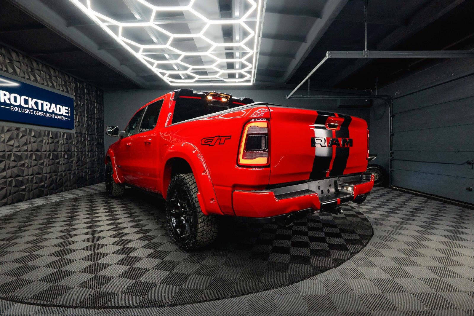 Fahrzeugabbildung Dodge RAM 5.7 V8 HEMI 4x4 NIGHT GT SPORT *Pano*22Zoll*