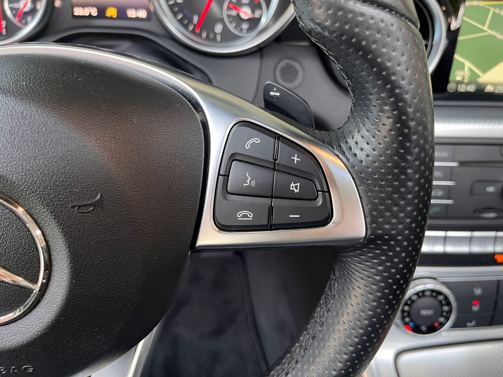 Fahrzeugabbildung Mercedes-Benz SLC 200 LEDER NAVI ALU