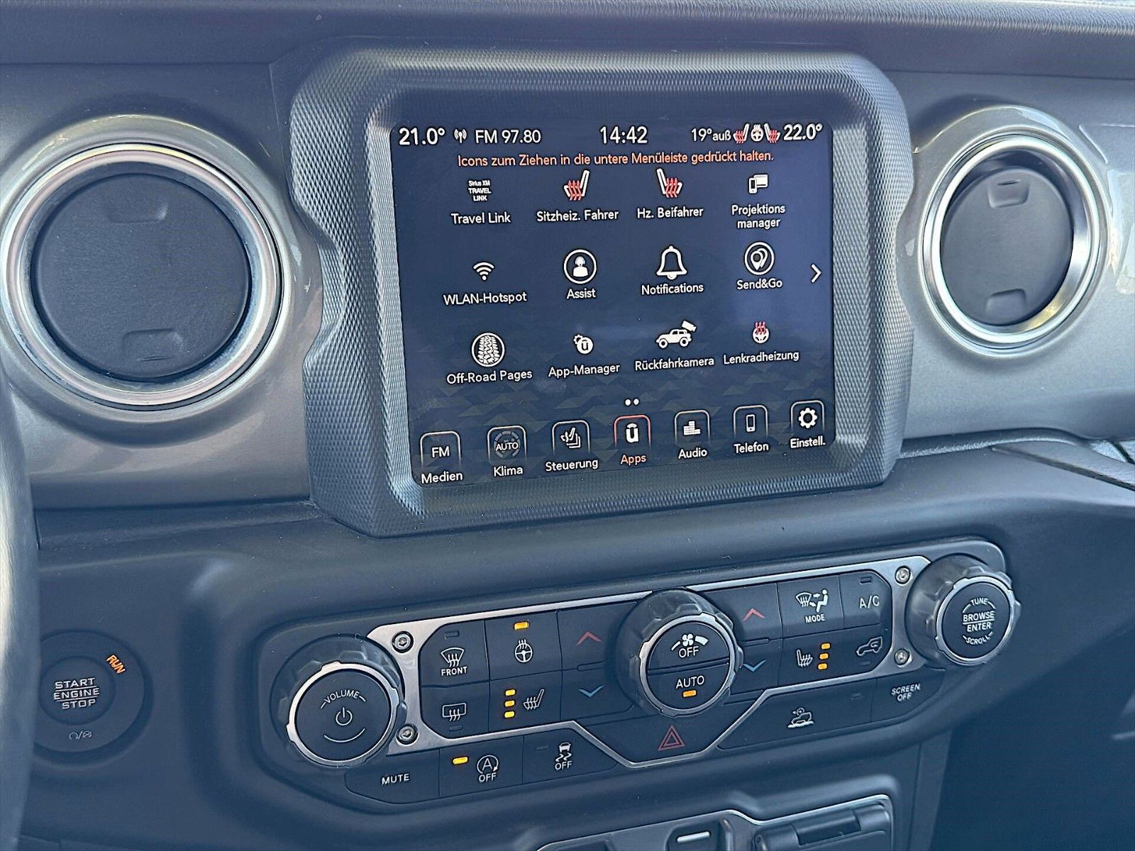 Fahrzeugabbildung Jeep Wrangler 2.0 T Unlimited Sahara OFFROAD 4x4 19%