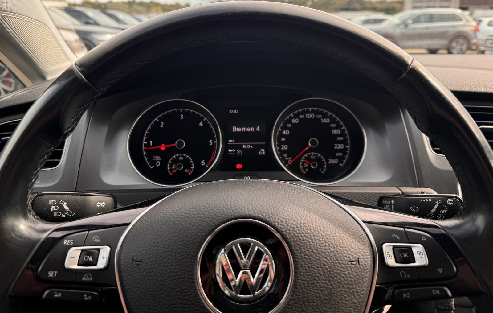 Fahrzeugabbildung Volkswagen Golf 1.6 TDI*Trendline*Temp*PDC*Klima*MFL*Navi*