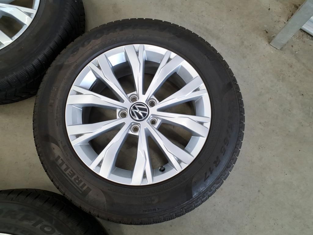 Volkswagen Tiguan R-Line 1.5 TSI 110kW 7-Gang DSG 4 Türen