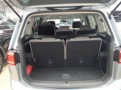 Touran 1.5 TSI COMFORTLINE 7-SITZE KAMER+AHK+DCP