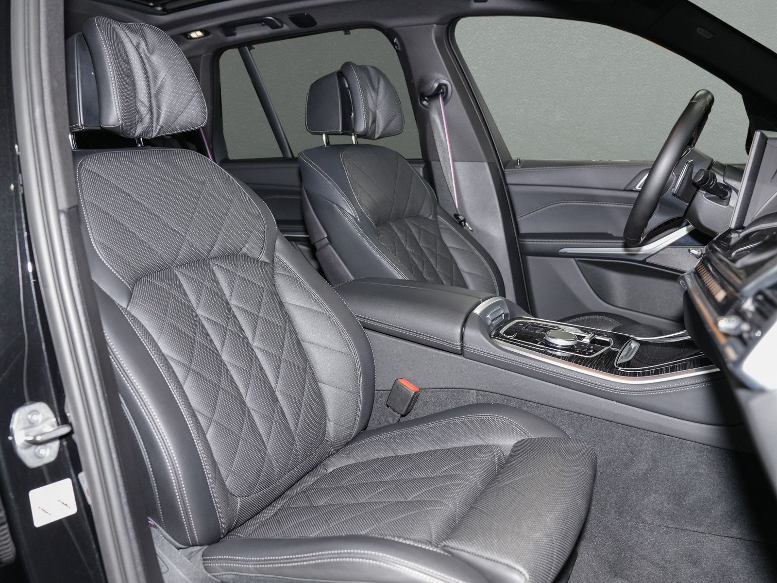 Fahrzeugabbildung BMW X5 M60i - M-SportPro|Sitzklima+Massage|IAL|21"