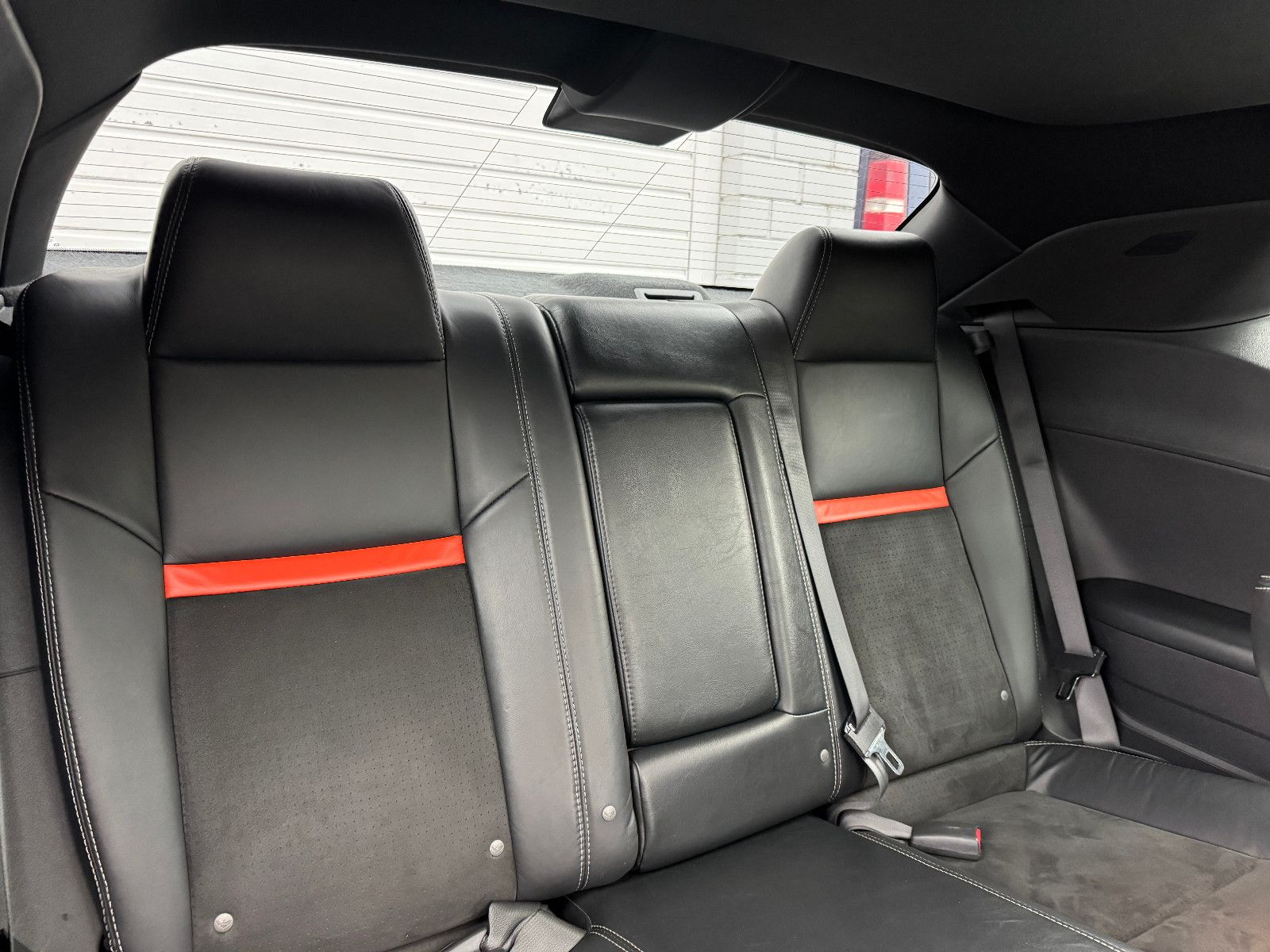 Fahrzeugabbildung Dodge Challenger 6.1 SRT-8 Neuwagenimport EU Navi SD