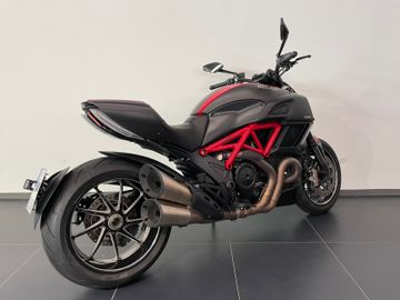 Ducati Diavel Carbon *wenig Kilometer*