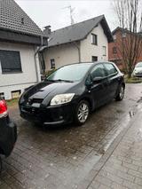Toyota Auris 1.3  Benzin - Toyota Auris Gebrauchtwagen in Köln