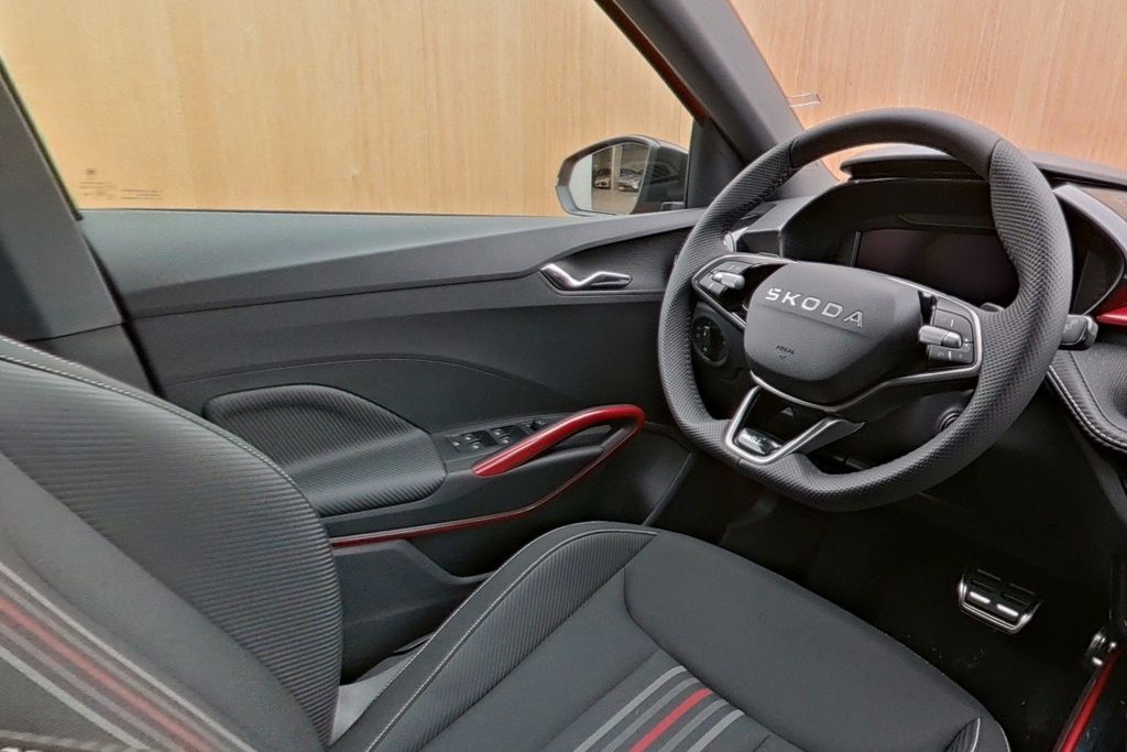 ŠKODA Fabia Fabia Monte Carlo 1.0 TSI DSG – Bild 8 von 13
