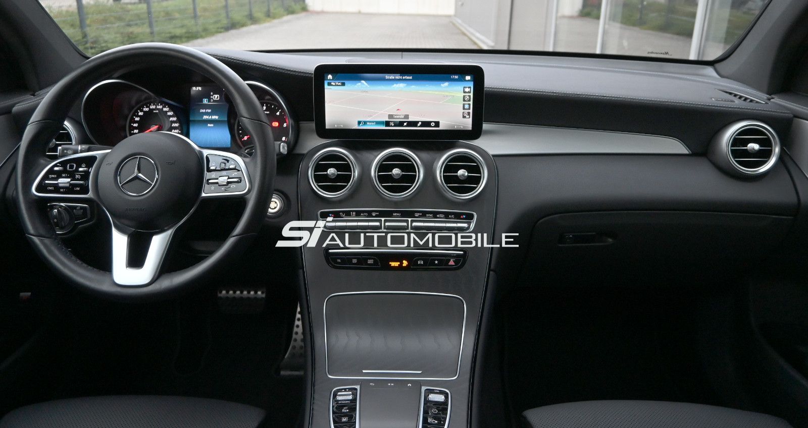 Fahrzeugabbildung Mercedes-Benz GLC 300 d 4MAT. Coupé AMG LINE °MEMORY°SITZKLIMA