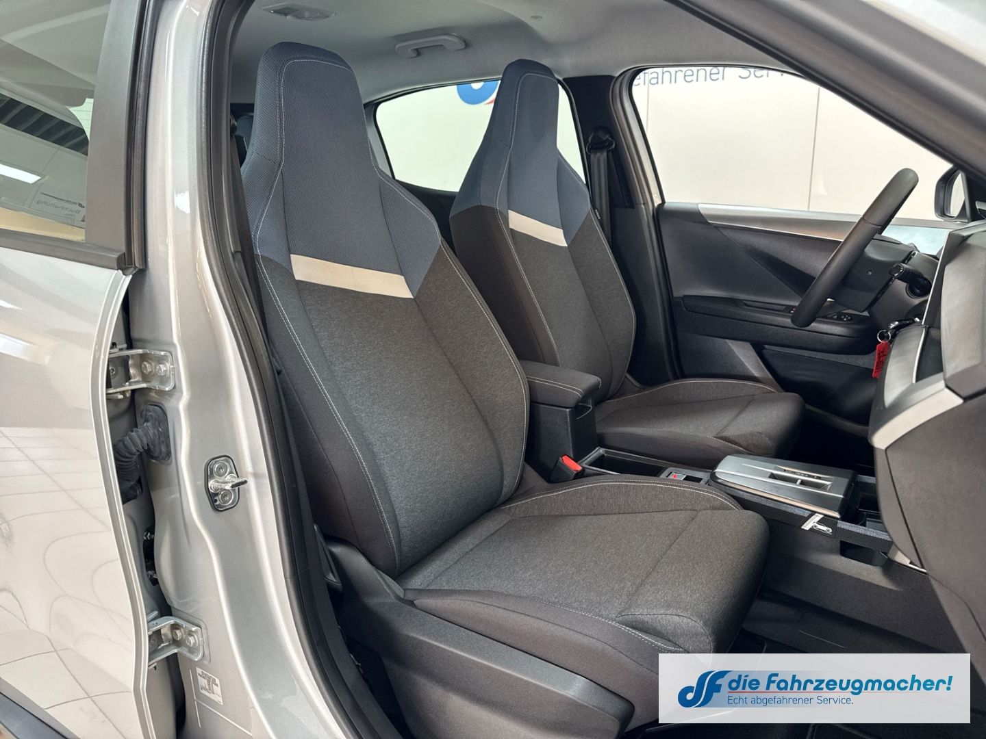 Fahrzeugabbildung Opel Frontera Electric Edition 83 kW Digitales Cockpi