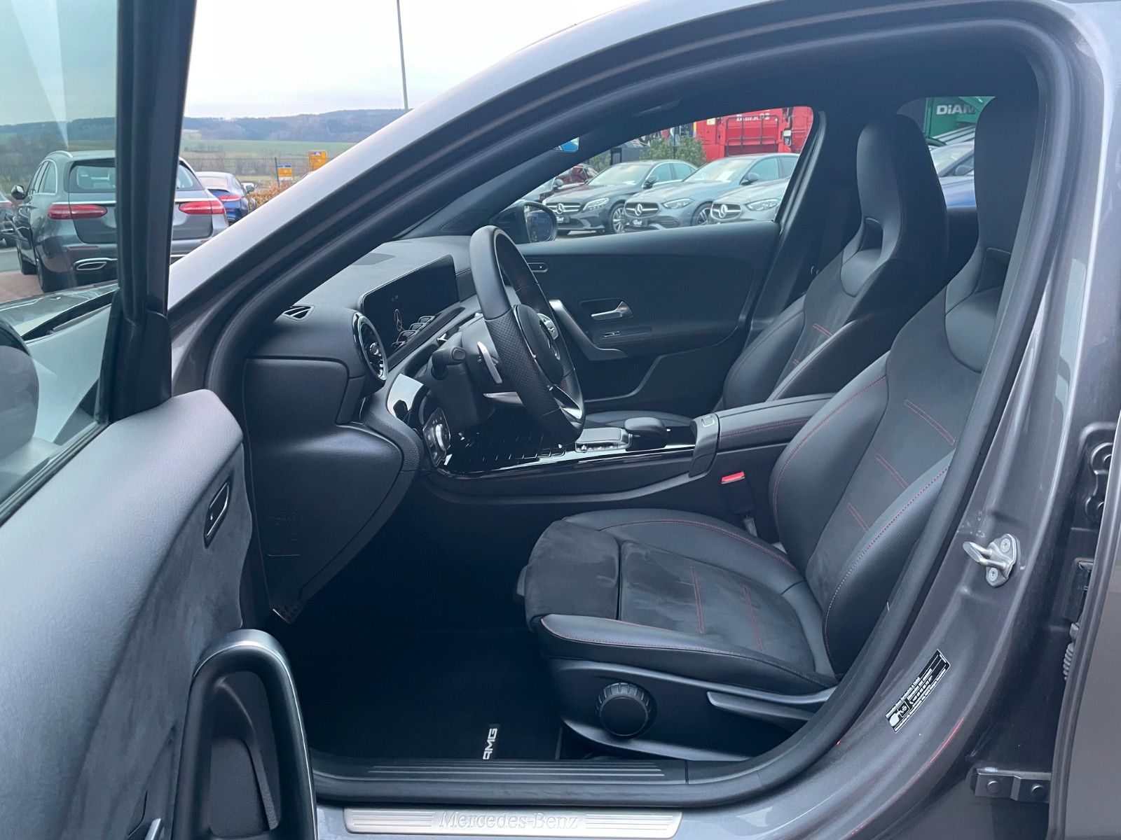 Fahrzeugabbildung Mercedes-Benz A 180 AMG+LED+IHC+RFK+TotWinkel+SFIntegration