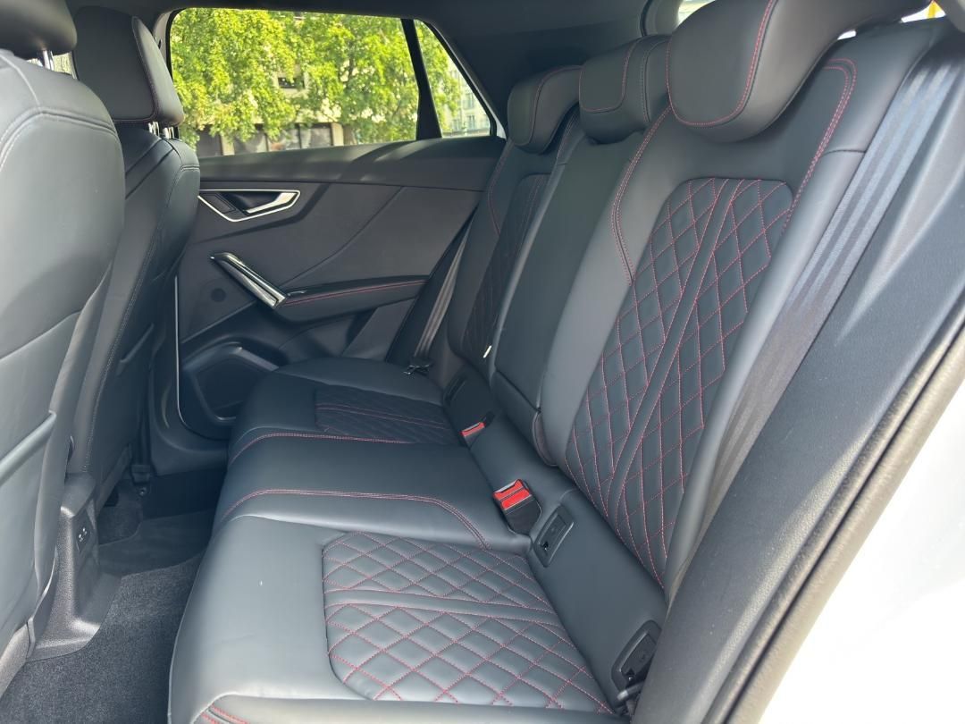 Fahrzeugabbildung Audi Q2 35 1.5 TFSI S-Line AHK,LED,Leder,Navi,SHZ,ACC