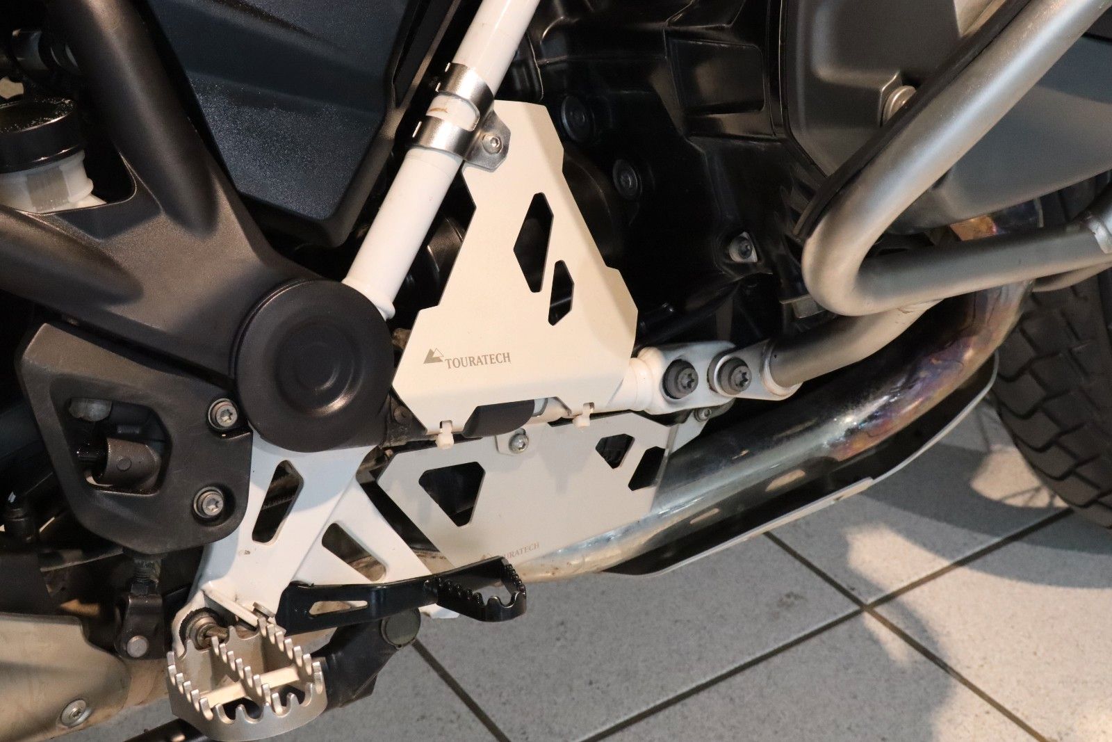 Fahrzeugabbildung BMW R 1250 GS mit Touratech Fahrwerk