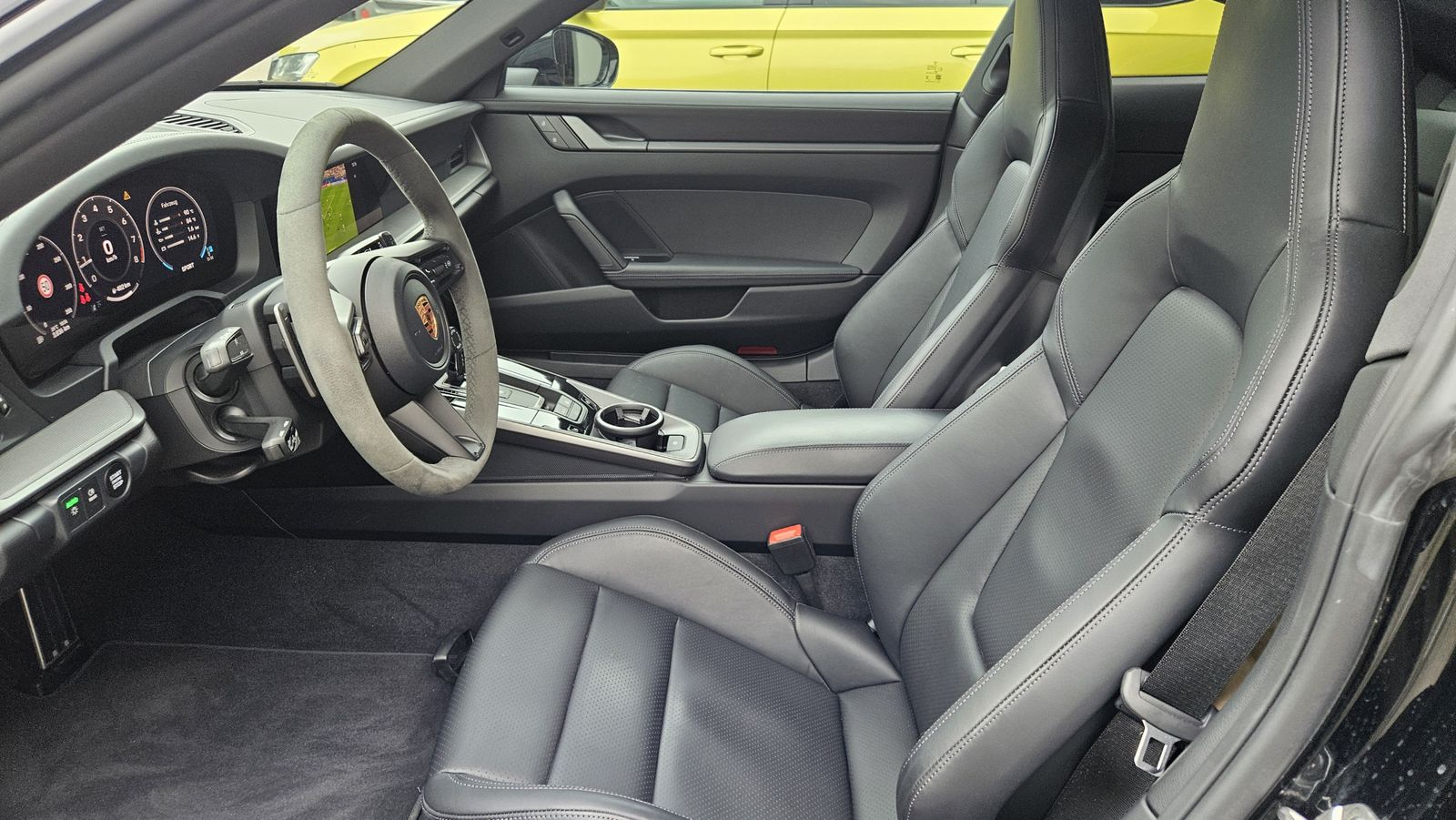 Fahrzeugabbildung Porsche 992 Carrera S GLASDACH+SPORTDESIGN+HD-MATRIX+21"