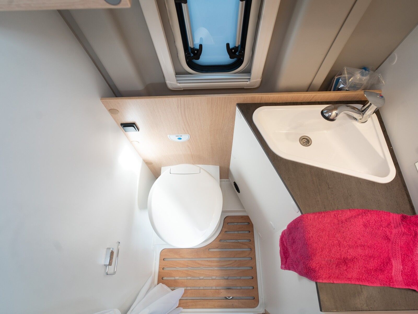 Fahrzeugabbildung Sunlight Adventure Cliff 600 Faltverdunkelung*Markise*uvm