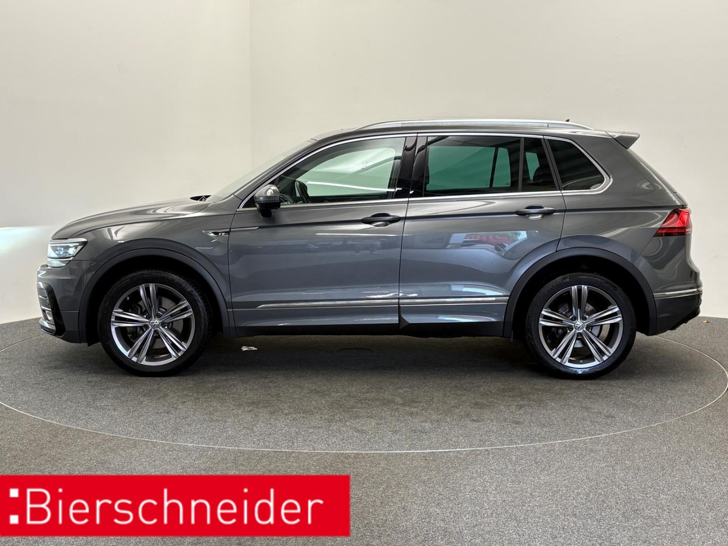 Volkswagen Tiguan 2.0 TSI DSG Highline LED 19 AHK PANO AREA
