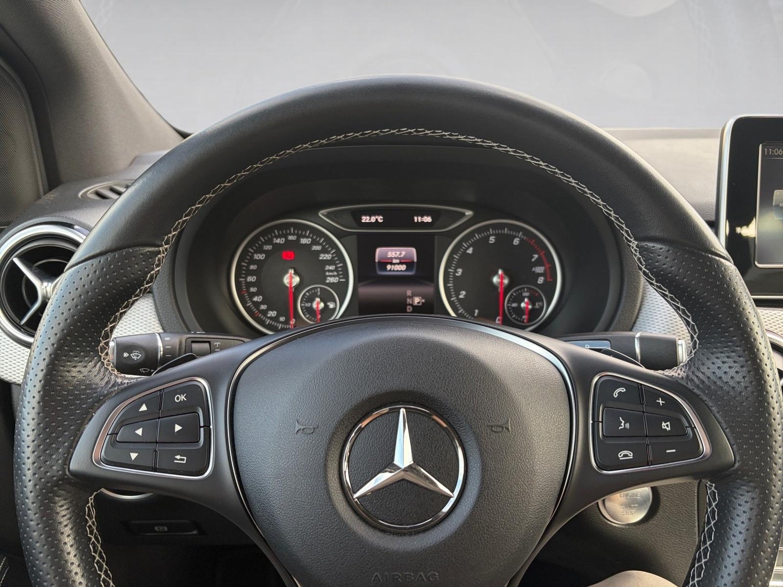 Mercedes-Benz B 180 1.6 L Edition B DSG RFK NAVI SHZ GRA PDC