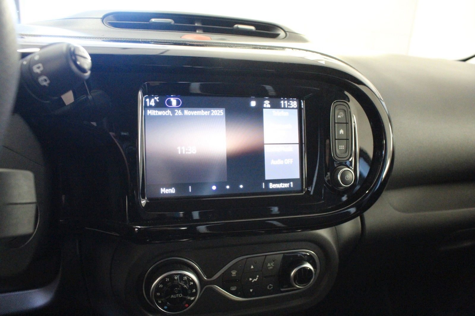 Fahrzeugabbildung Renault Twingo SCe 65 Urban Night *Easy Link*Sitzheizun*