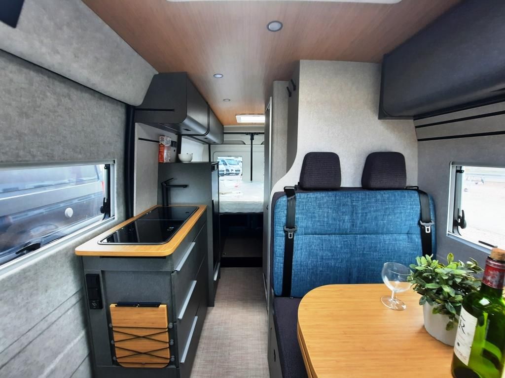 Fahrzeug Übersicht 6 Fahrzeugabbildung HYMER / ERIBA / HYMERCAR Camper Van Redwood 600 Verfüg./Sparen Sie 4.550,