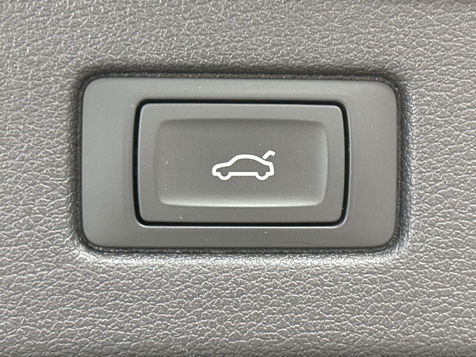 Fahrzeugabbildung Audi A5 SpB 40 TFSI S-Line NAV+LED+KAM+ACC+PANO+18ZO