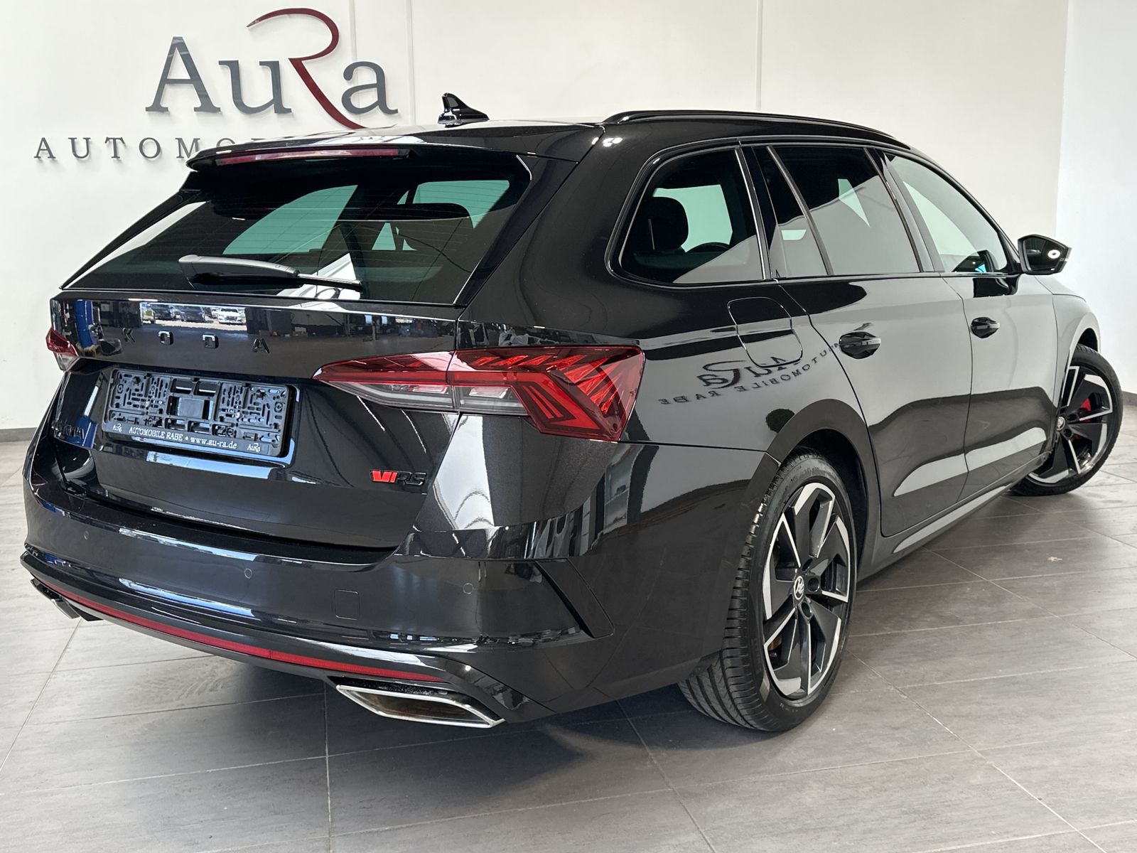 Fahrzeugabbildung SKODA Octavia Combi 2.0 TSI DSG RS NAV+LED+CANTON+VC