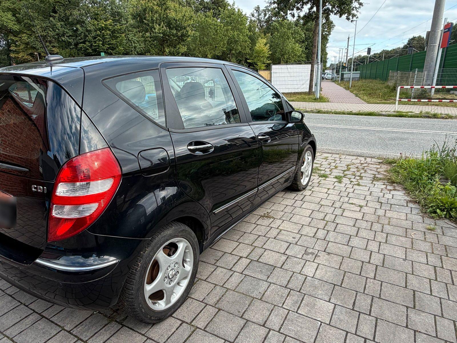 Mercedes-Benz 200 2006 — engine 140 HP (103kW)