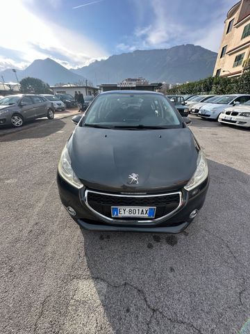 Peugeot 208 1.4 HDi 68 CV 5 porte Allure