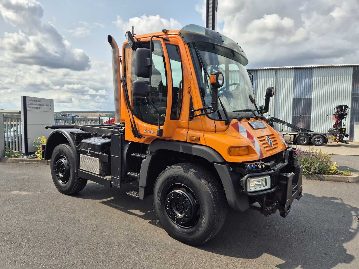 Fahrzeugabbildung Mercedes-Benz Unimog U400 4x4 Vario Pilot Zapfwelle LOF