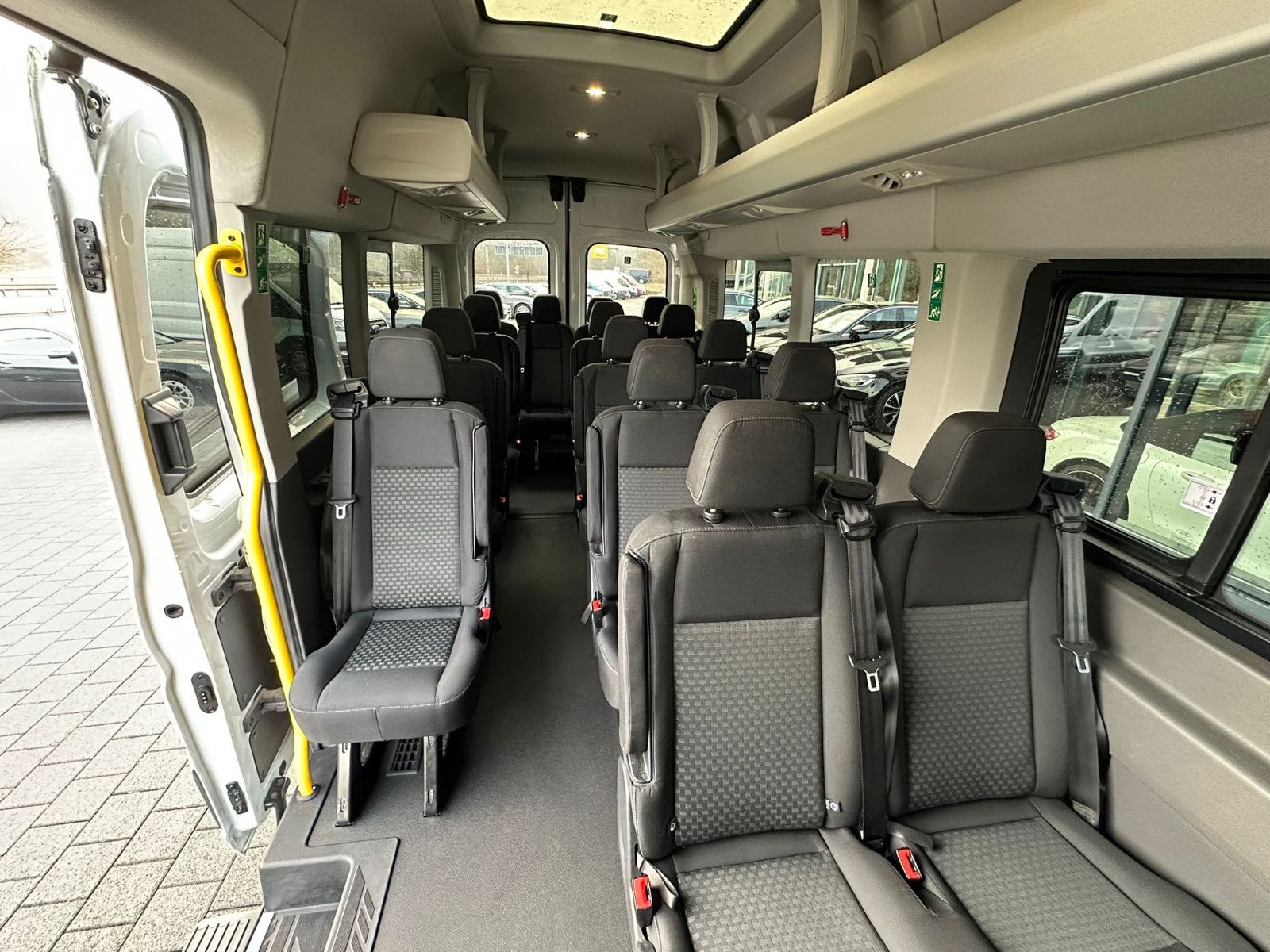 Fahrzeugabbildung Ford Transit 460 L4H3 MiniBus*17 Sitzer*ACC*KLIMA