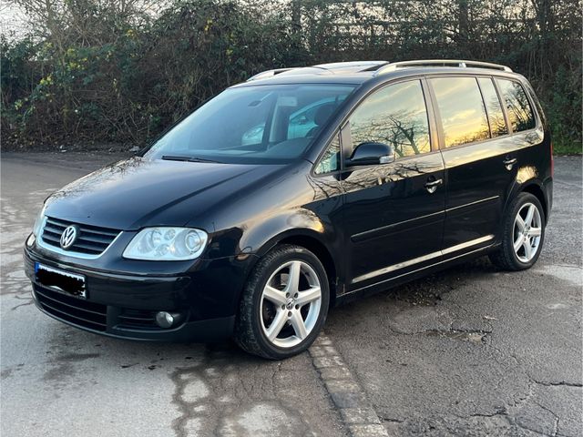 Volkswagen Touran 2.0TDI DSG Highline Leder Navi Xenon AHK