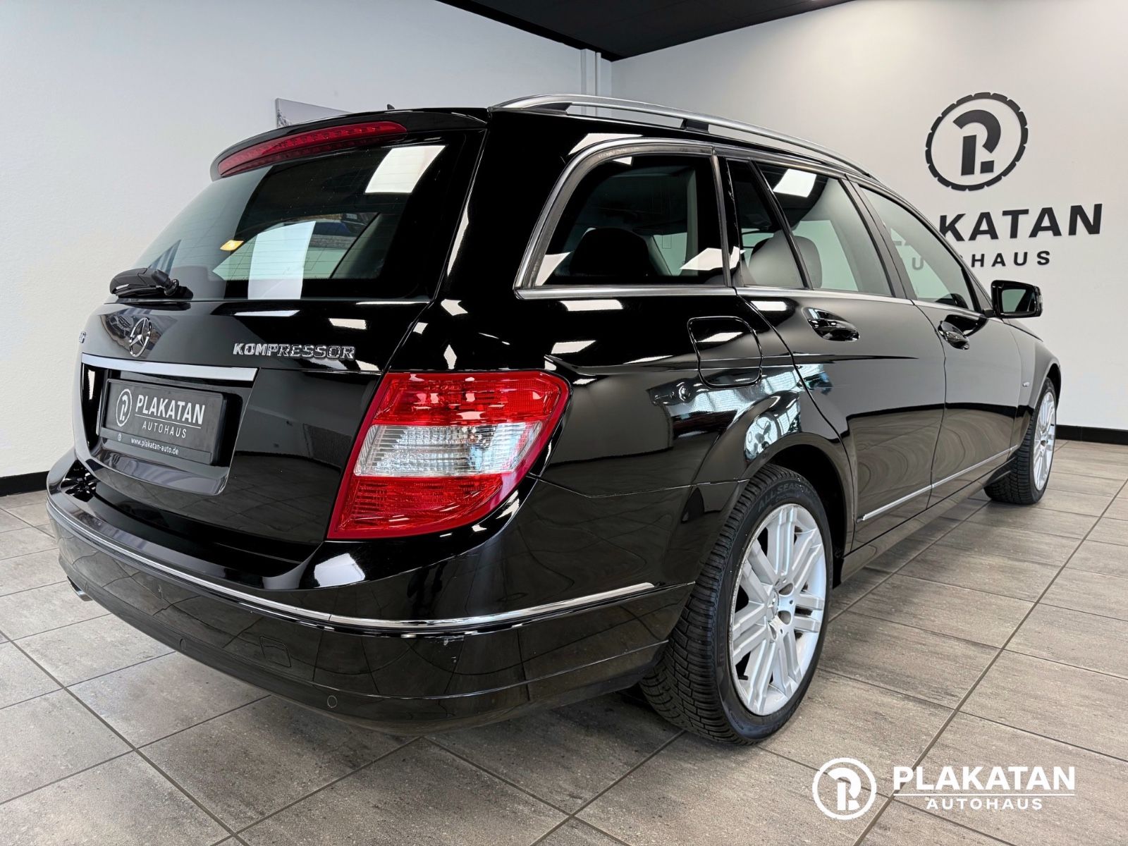 Fahrzeugabbildung Mercedes-Benz C 200 Kompressor Navi, Parksensoren, Service Neu