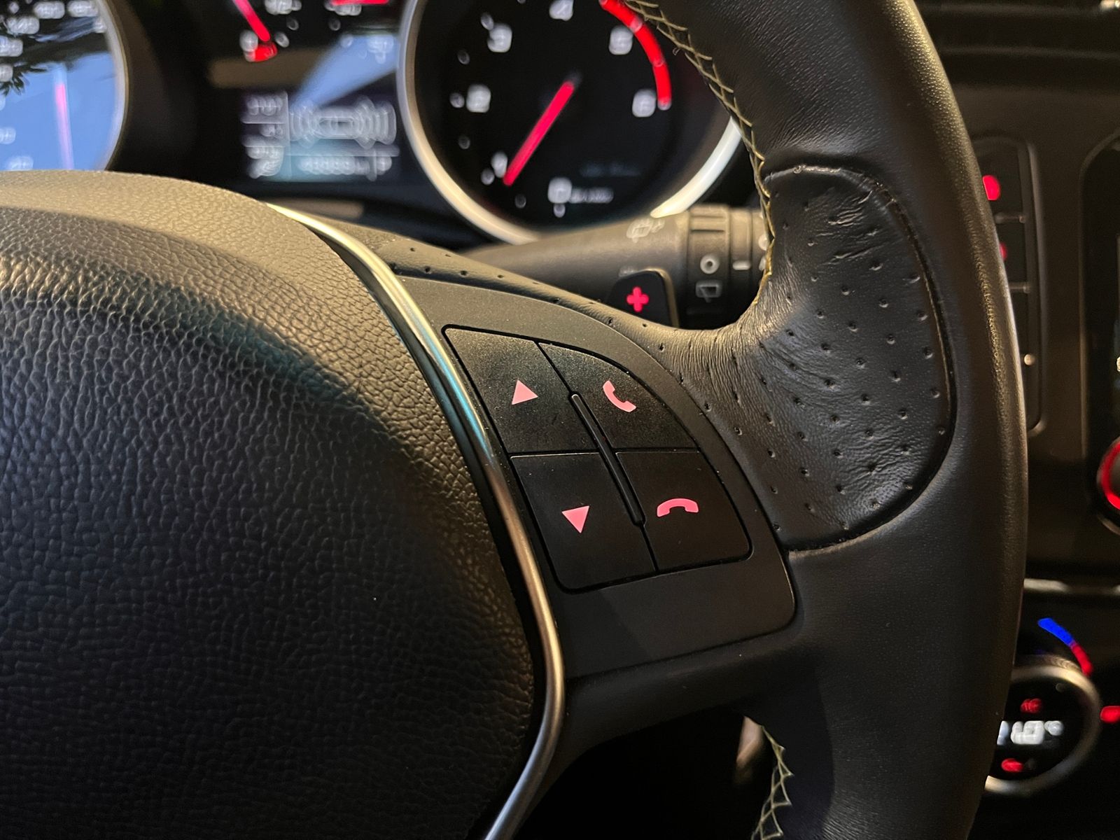 Fahrzeugabbildung Alfa Romeo Giulietta Speciale  Veloce KLIMA XENON NAVI ALU