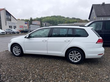 Volkswagen Golf - 8